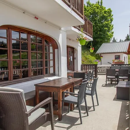 Hotel Le Chamois By Youralpadventure Alpe dʼHuez